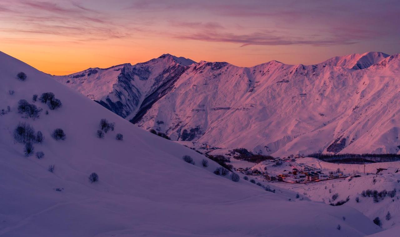 Gudauri Mountain Views Exterior foto